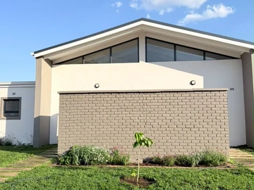 2 Bedroom Flat & Apartment