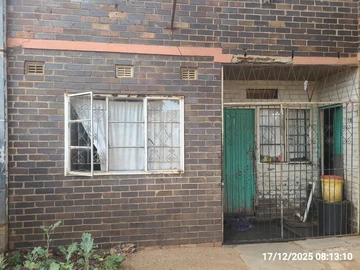 2 Bedroom Flat & Apartment