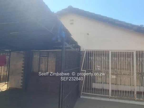  5-Bedroom Family Home in Budiriro!