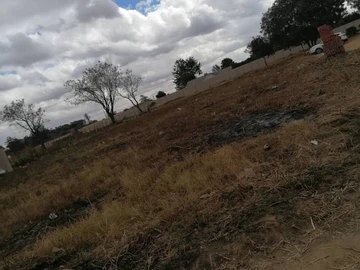 Experience tranquility of nature in this prestigious suburb of Snake Park