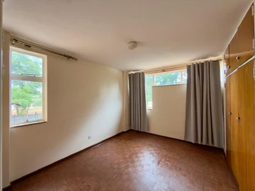 3 Bedroom Flat & Apartment