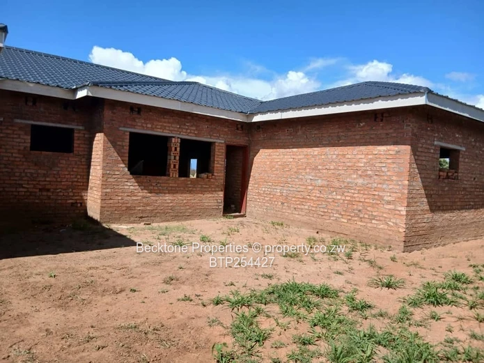 Partly Finished 4-Bed with Completed Flatlet on 1300m², Highmount