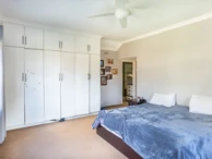 Prime Location - Grand Home With Two Cottages