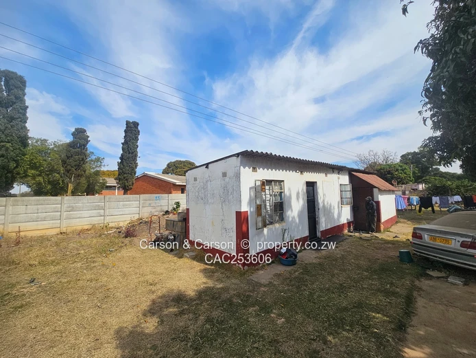 4 bedroomed house for sale in Queensdale