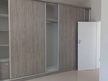 3 Bedroom Flat & Apartment