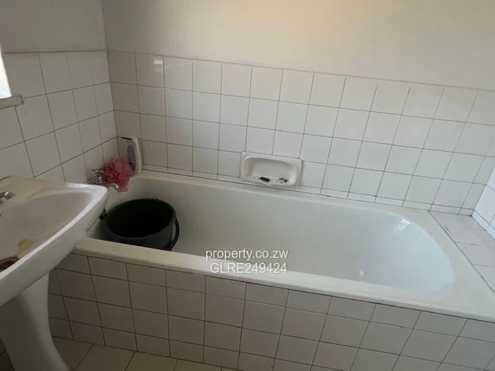 2-Bed, 2-Bath Garden Flat Greencroft Harare — Borehole