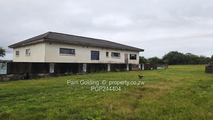 Farm for Sale – Fort Rixon