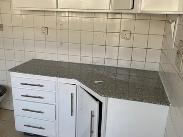 2 Bedroom Flat & Apartment