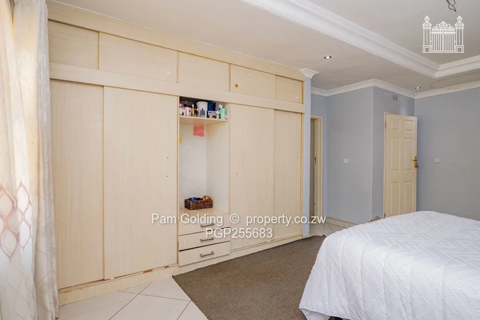 5 Bedroom House For Sale In Madokero