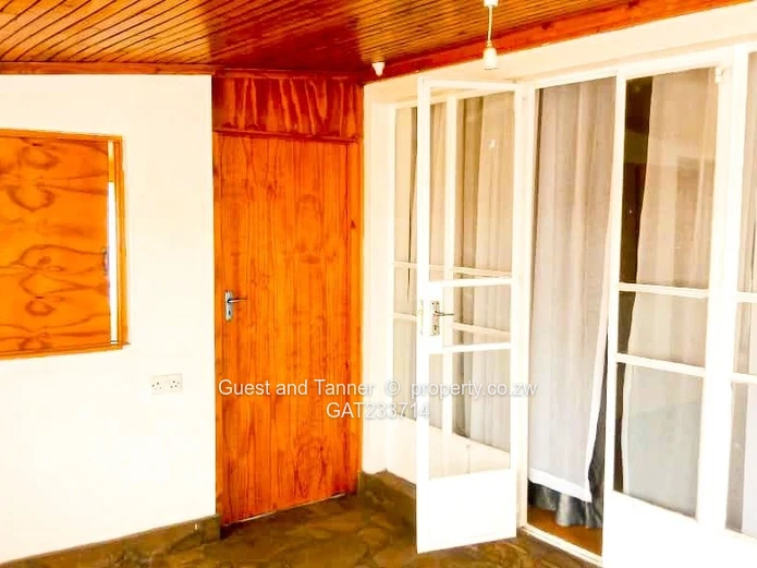 3-Bed House For Sale In Chadcombe