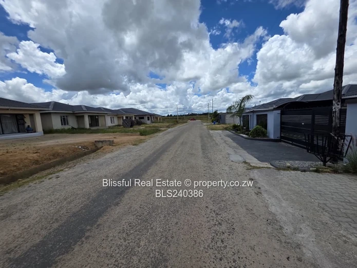 House For sale in Fairview park  Ruwa