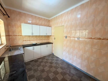 3 Bedroom Flat & Apartment