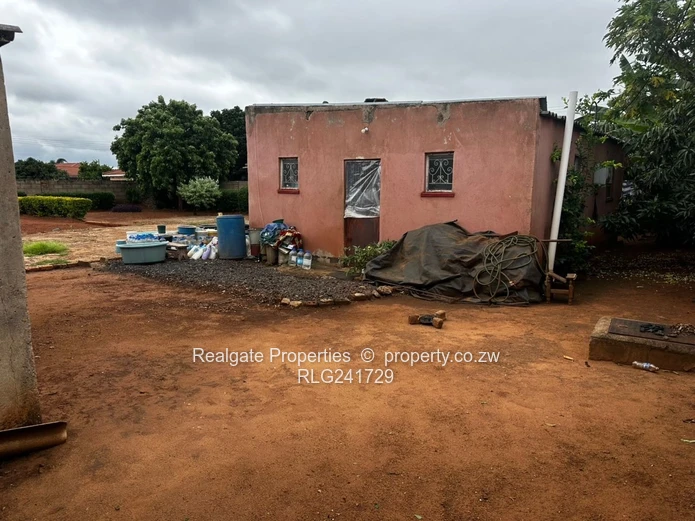 Mahatshula Stand For Sale (With Cottage And Slab)