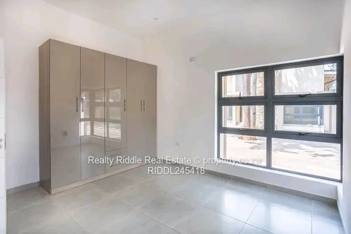 Modern 3 Bed, 2 Bath Flat in Borrowdale with Borehole