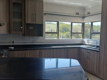 3 Bedroom Flat & Apartment