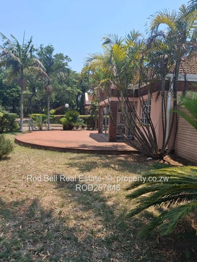 Sunny 2-Bed Garden Flat with Patio & Fireplace - Greendale North, Harare