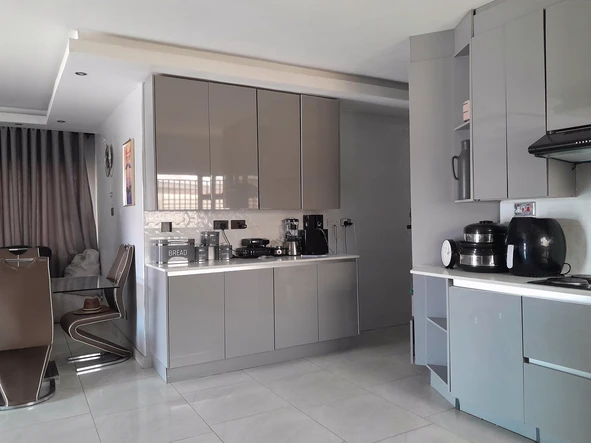 5 Bedroom House