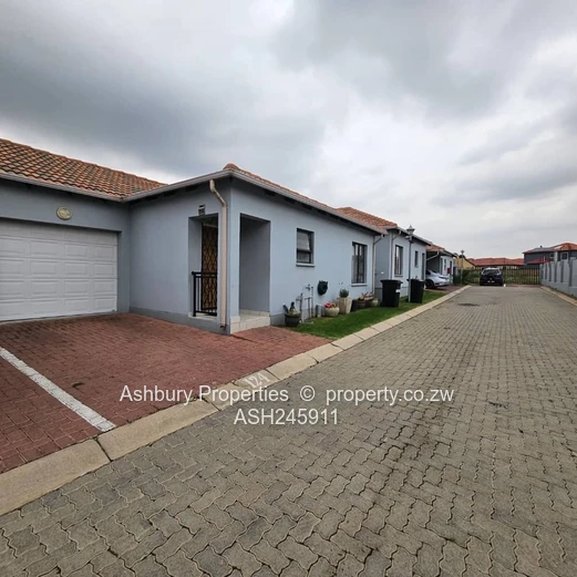 Fancy A Foreign Modern Cluster Investment Gated Estate in Johannesburg (Sole Mandate)