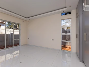 3 Bedroom Flat & Apartment