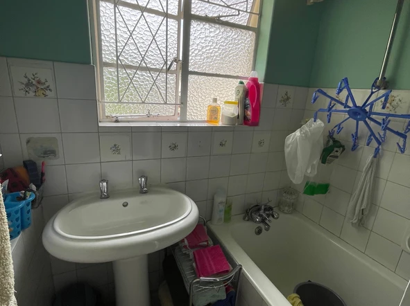 2 Bedroom Flat & Apartment