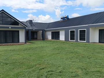 5 Bedroom House