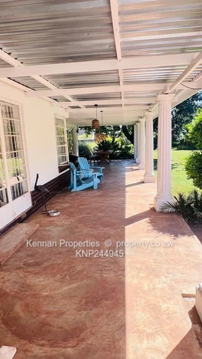 Very neat family home with prolific borehole.