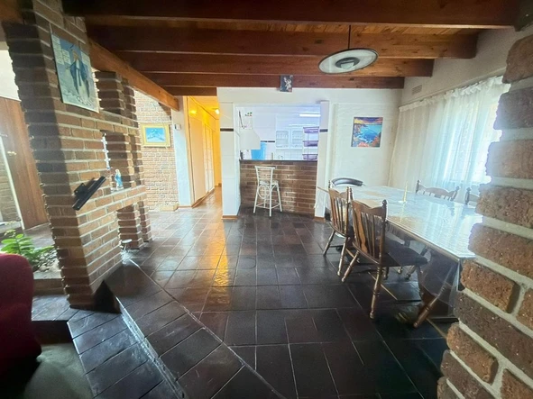 6 Bedroom House
