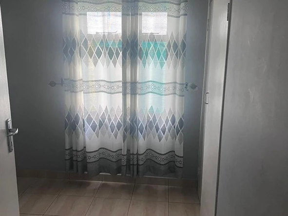 2 Bedroom Flat & Apartment