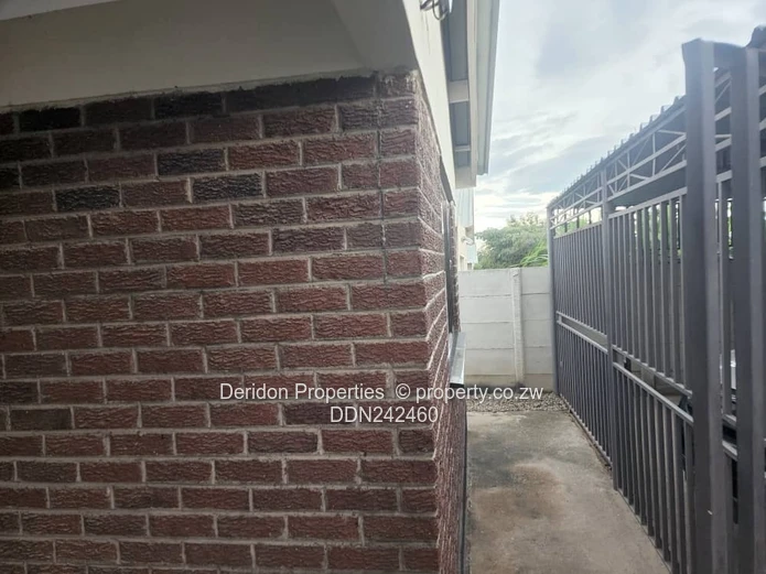 House to Let in Glen Norah