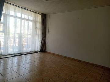 2 Bedroom Flat & Apartment