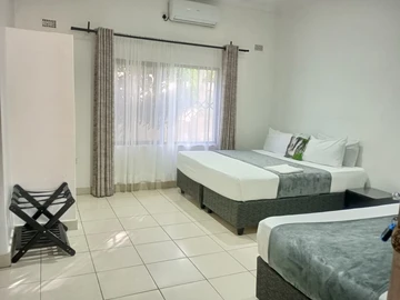 Hotel & Lodge