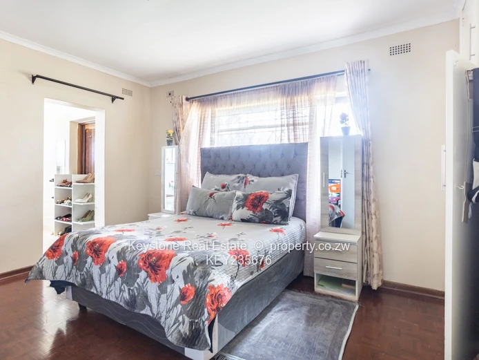 4 Bedroom House For Sale in Marlborough (Sole Mandate)