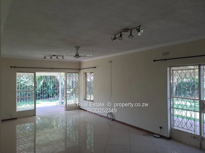 Neat 3-bedroom townhouse in well-established complex