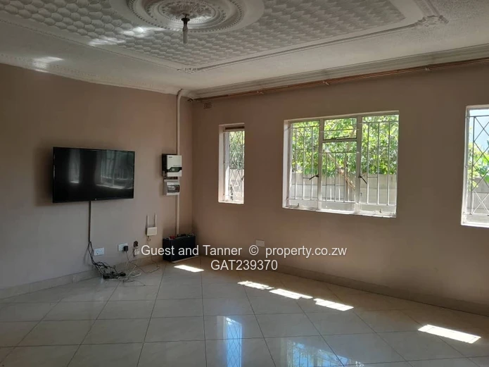 3BR Chadcombe House for Rent - Walled, Gated with Water Tank