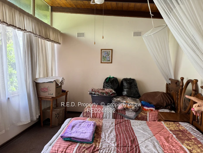 Stunning Family Residence In Hillside!