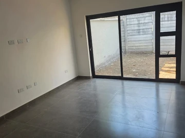 3 Bedroom Flat & Apartment