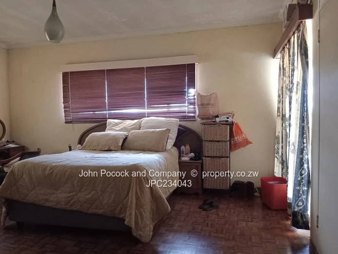 A  3-bedroom home with alot of potential in Morningside