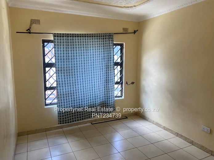 Neat modern family home!!!