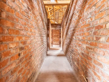 4 Bedroom Flat & Apartment