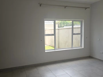 3 Bedroom Flat & Apartment