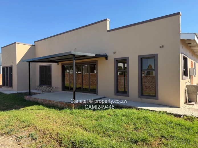 Arlington 4-Bed Townhouse Complex - Solar & 24hr Security