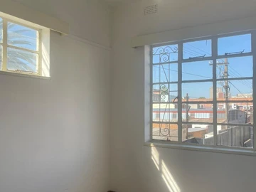 2 Bedroom Flat & Apartment