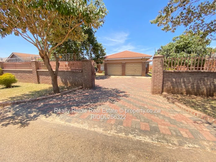 Westgate 4-Bed Family Home with Double Garage & Garden