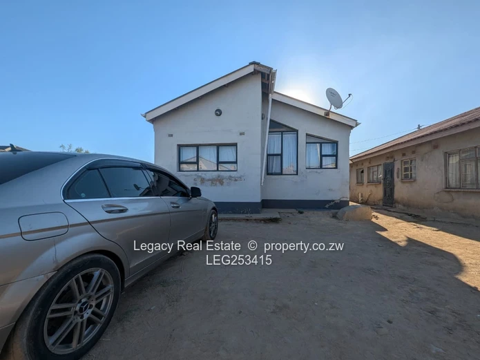 Southlea Park 3-Bed House with Title Deeds, Fitted Kitchen & Garden (Sole Mandate)