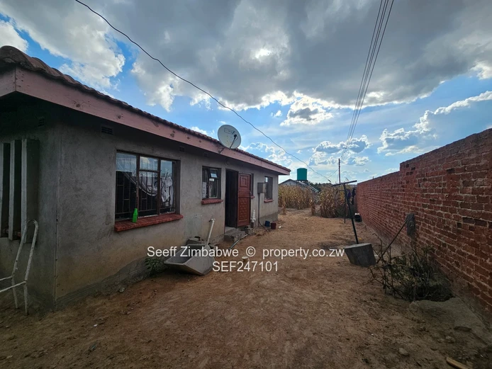 Zimre Park: 3-Bed Cottage Home on 2000m²