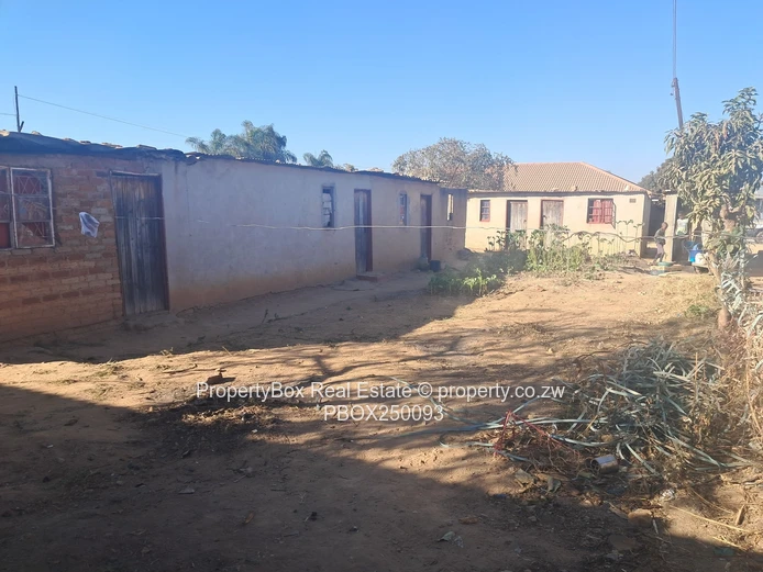 Damofalls Phase 2 stand for sale near PaMusasa Shops!