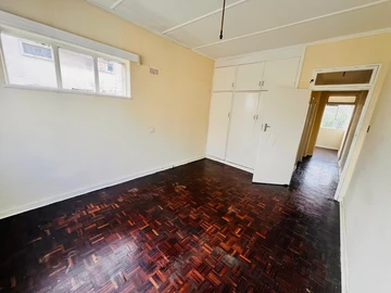 2 Bedroom Flat & Apartment