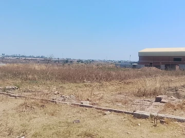 Commercial & Industrial Land