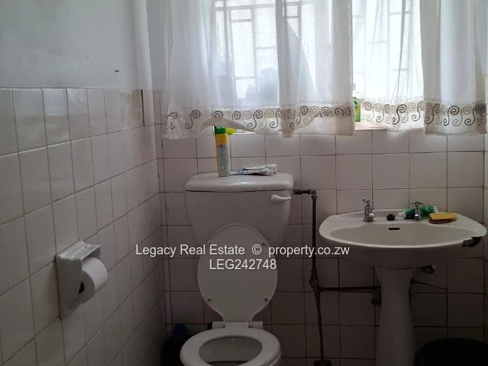 Well-Maintained 3 Bedroom Home on 998sqm Stand