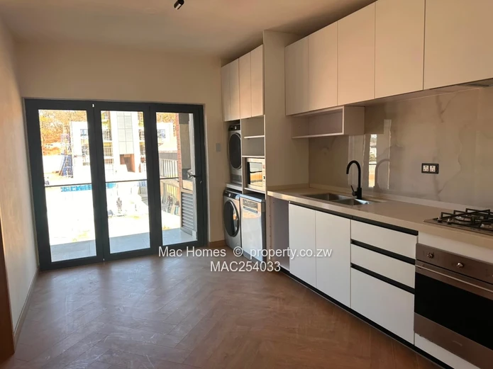 Spacious 4-Bed Furnished Glen Lorne Flat with Pool